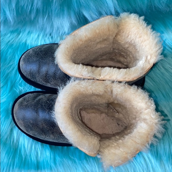 Dylan UGG Boot - Picture 10 of 16